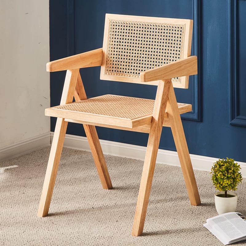 IEK1 WOOD CHAIR