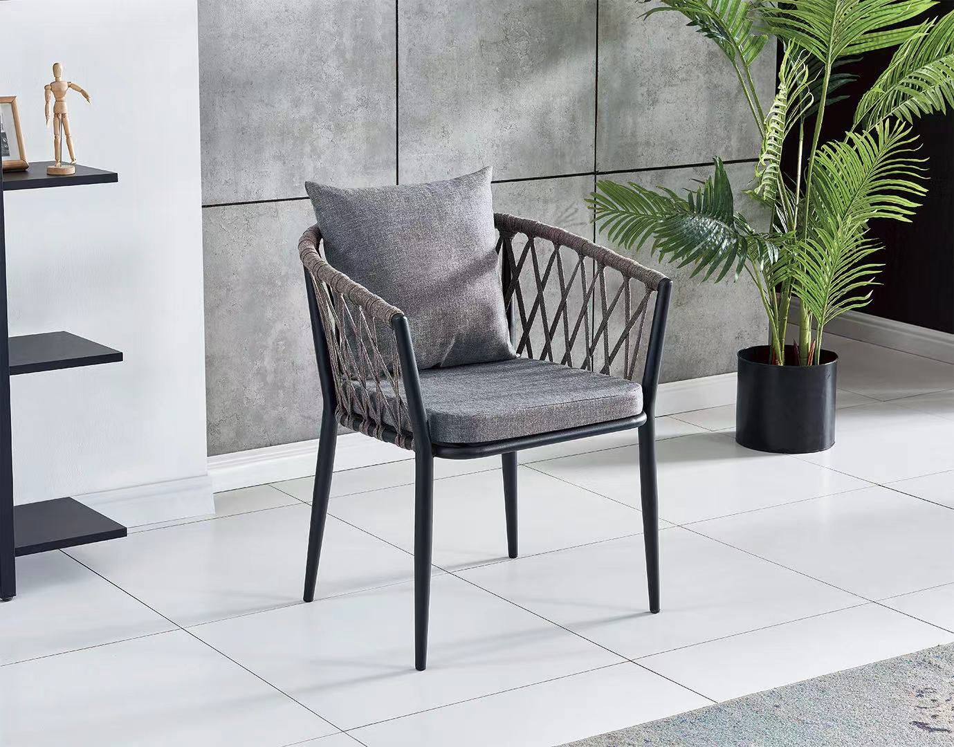 IE105 OUTDOOR CHAIR