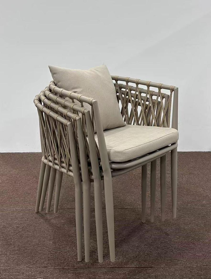 IE105 OUTDOOR CHAIR
