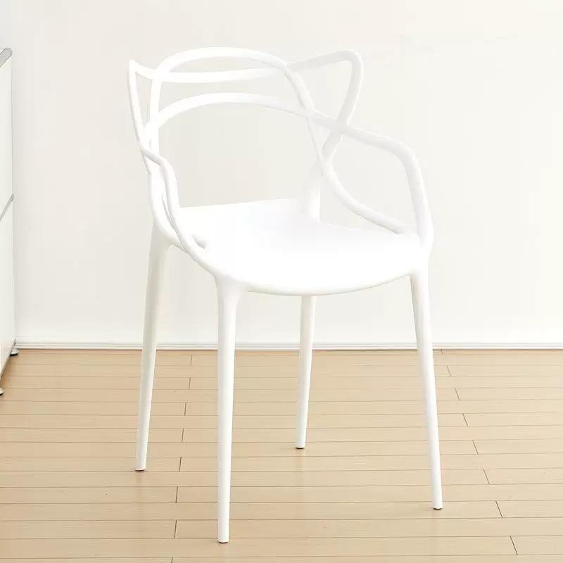 IE610 PLAYSTIC CHAIR