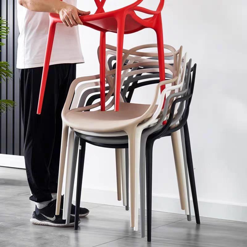 IE610 PLAYSTIC CHAIR